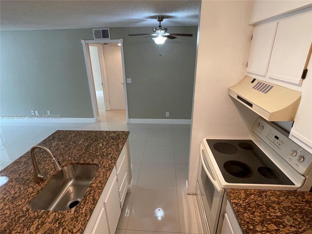 1-bedroom Condo — 2826 S University Dr APT 3101