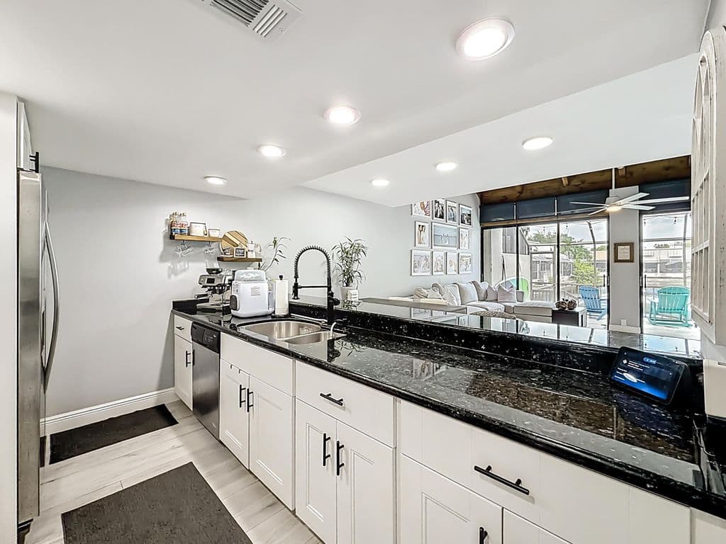 2+1 Mülk — 11313 NW 15th Street