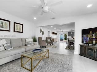 3+1 Müstakil ev — 617 NW 30th Ct, Fort Lauderdale, 33311
