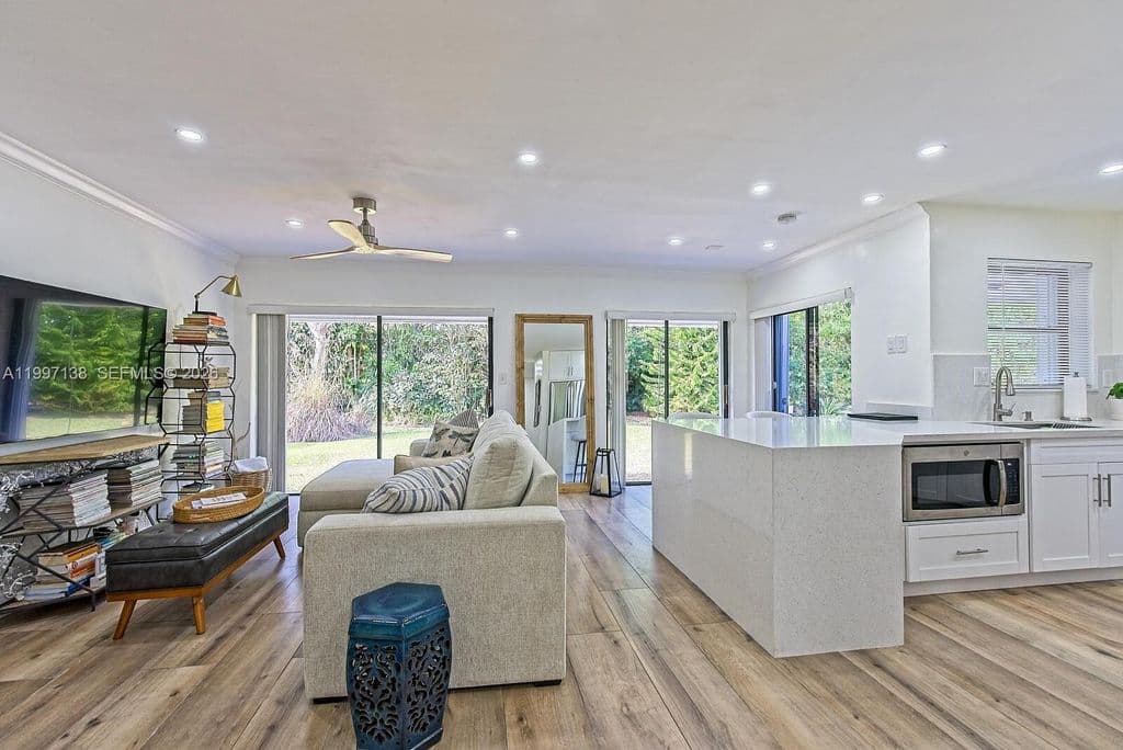 3+1 Müstakil ev — 10900 SW 124th Rd