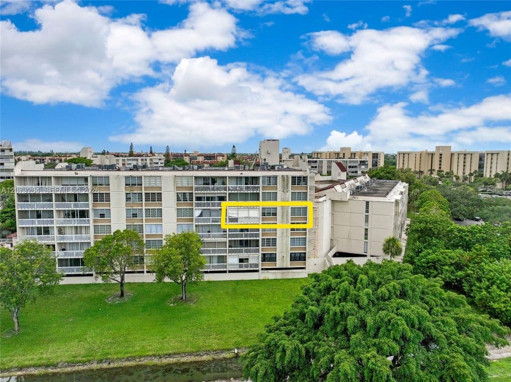 2+1 Condo — 7051 Environ Blvd APT 432