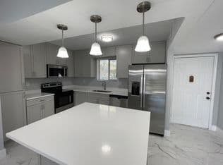 4+1 Condo — 9509 SW 1st Court, Pompano Beach, 33071