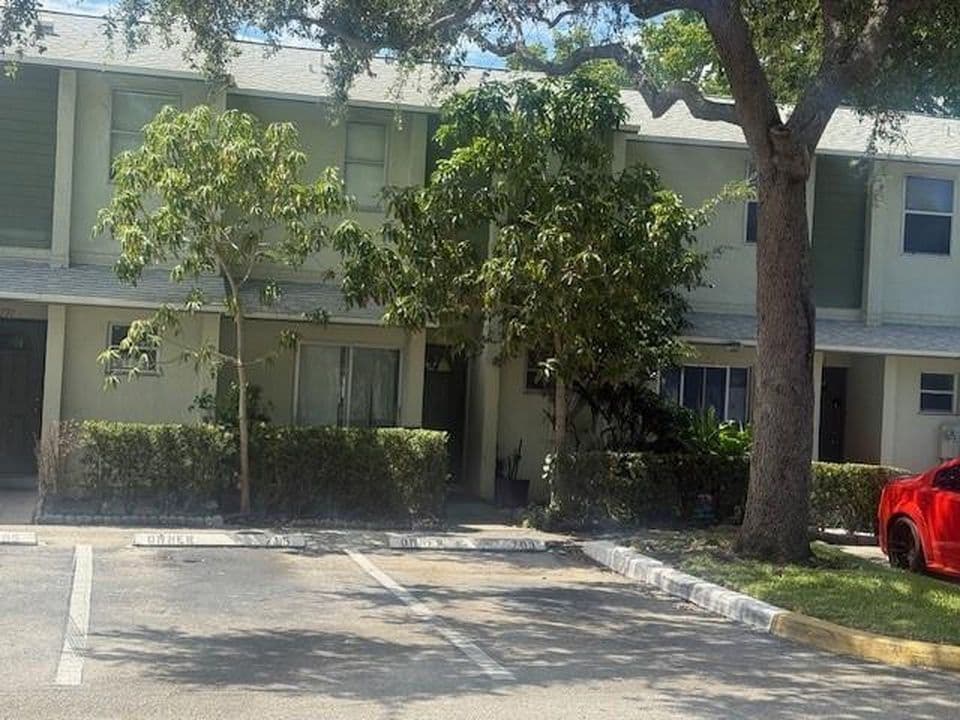 2-bedroom Property — 795 Crystal Lake Drive #795