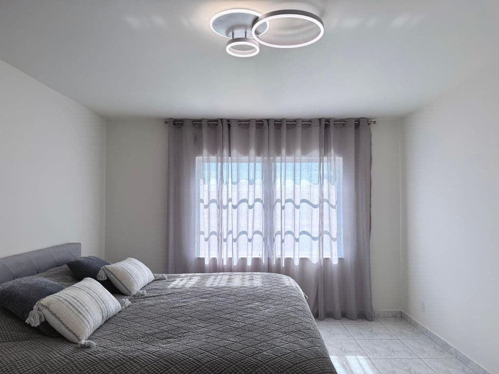 2+1 Condo — 200 DIPLOMAT Parkway #520