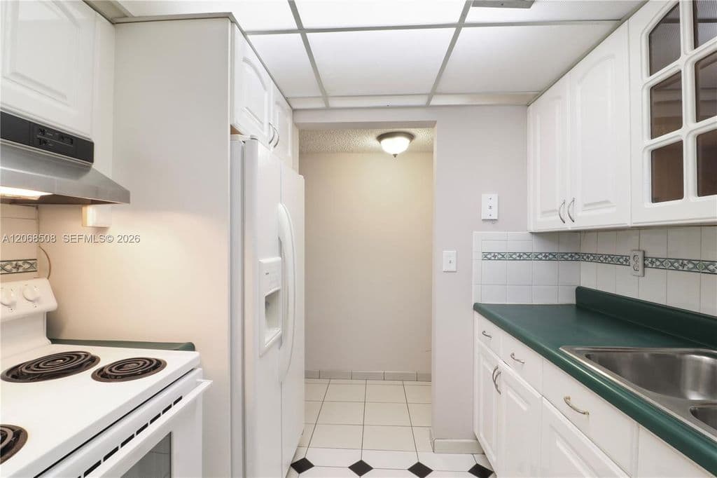 2+1 Condo — 2690 SW 22nd Ave APT 301