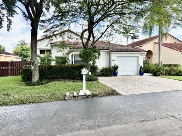 3+1 Müstakil ev — 11837 SW 93rd Ter, Miami, FL 33186