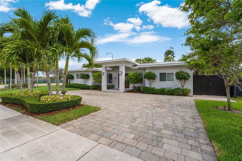 4+1 Müstakil ev — 9641 SW 66th St