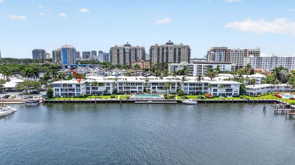 2-bedroom Condo — 2727 Yacht Club Boulevard #1b