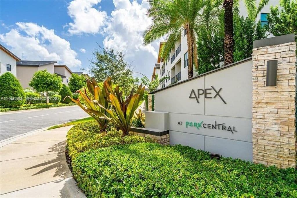 3+1 Condo — 8025 NW 104th Ave APT 31
