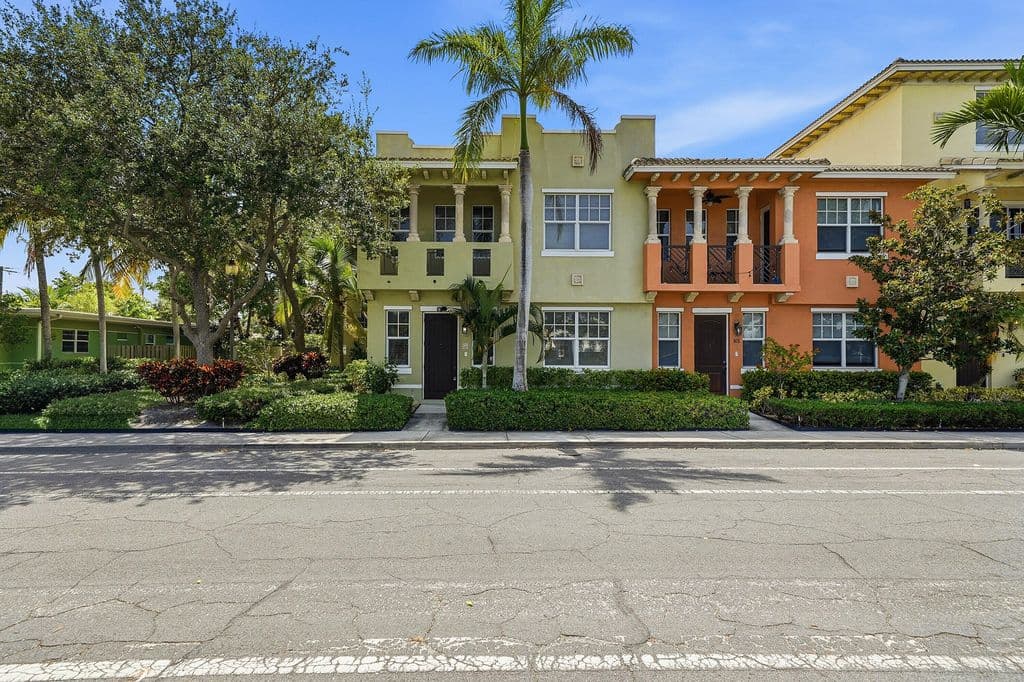 3-bedroom Property — 219 N L Street #100