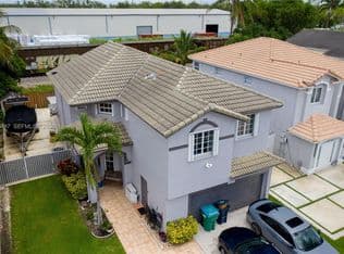 3-bedroom Single-Family Home — 14835 SW 138th Ter, Miami, 33196