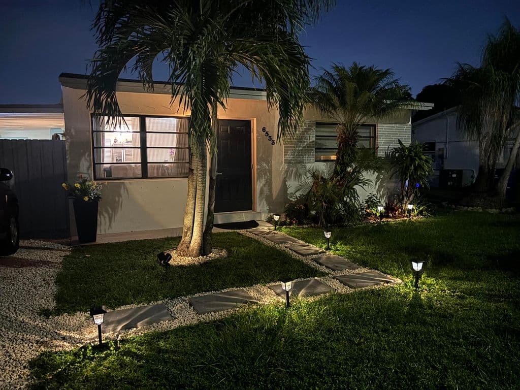 2-bedroom Single-Family Home — 6533 SW 19TH Street