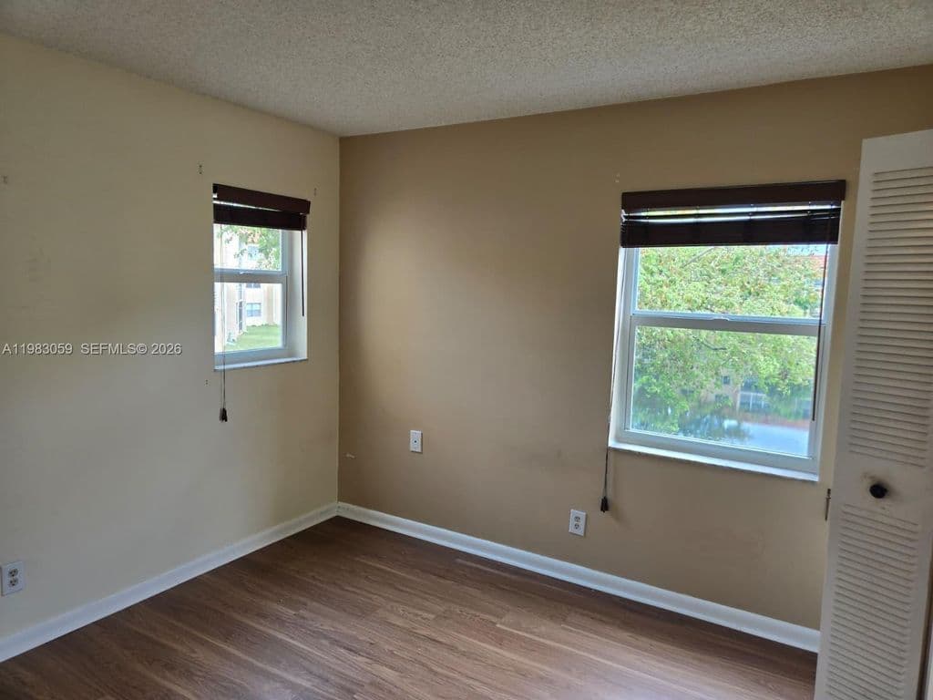 2-bedroom Condo — 9261 Sunrise Lakes Blvd APT 201