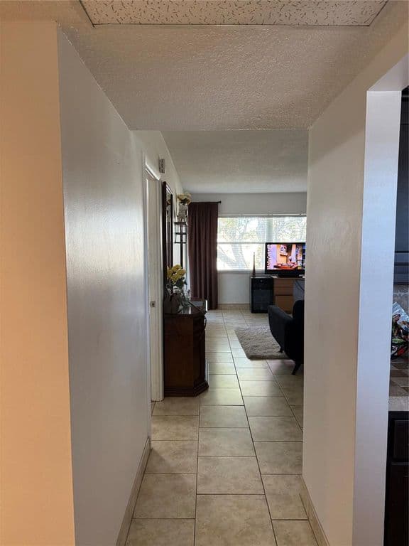 1+1 Condo — 4331 NW 16th Street #D308