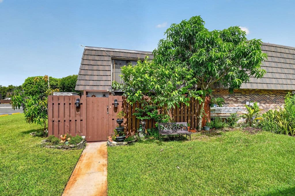2+1 Mülk — 1610 Forest Lakes Circle #B