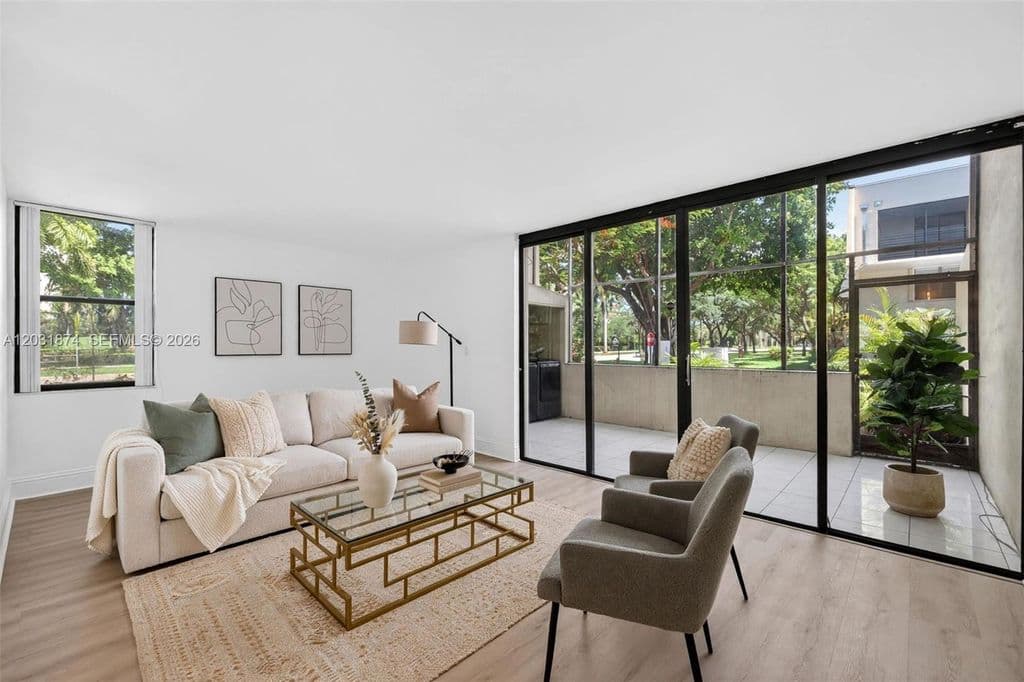 3+1 Mülk — 20300 W Country Club Dr APT 106-3