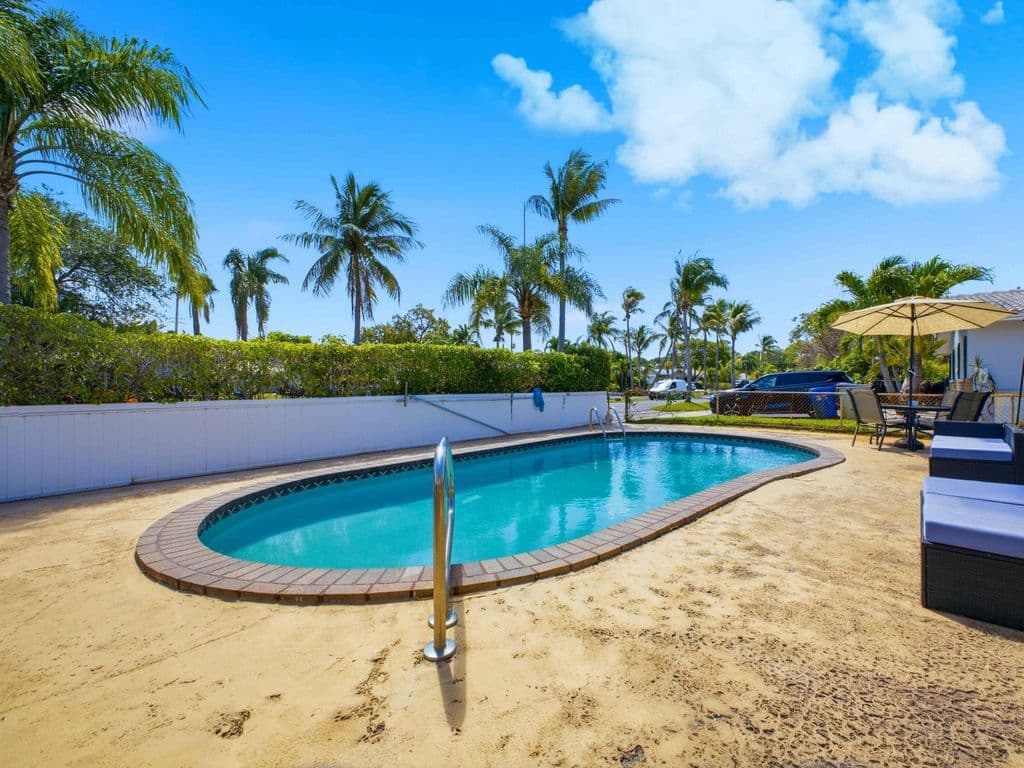 5-bedroom Property — 451 SE 1st Avenue #A-B