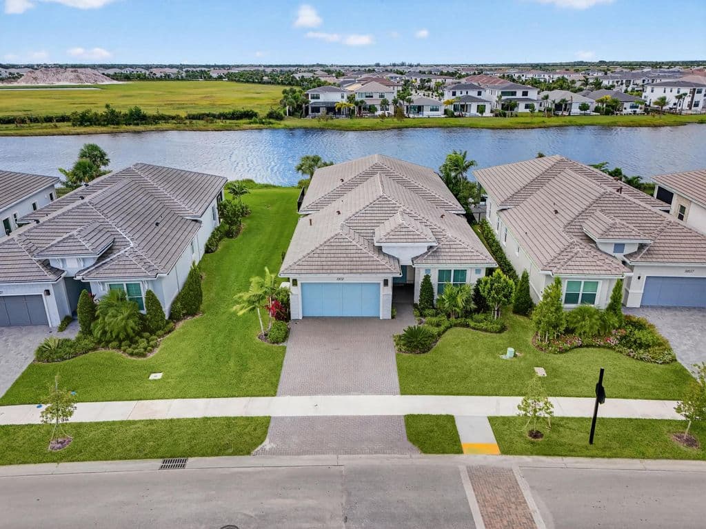 3+1 Müstakil ev — 10033 Regency Way
