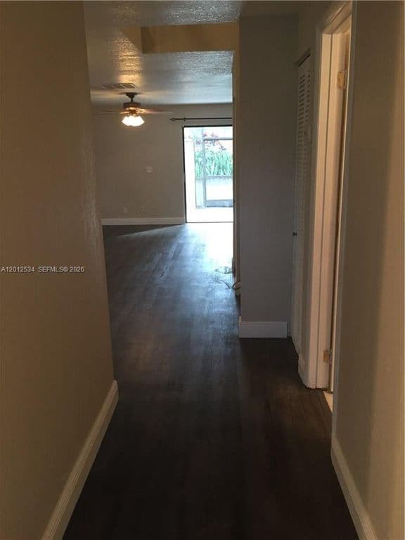 3+1 Mülk — 9810 NW 10th St #88