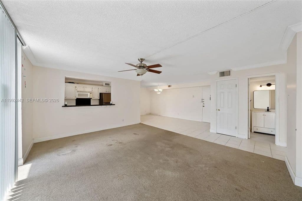 2-bedroom Condo — 137 Golden Isles Dr APT 1214