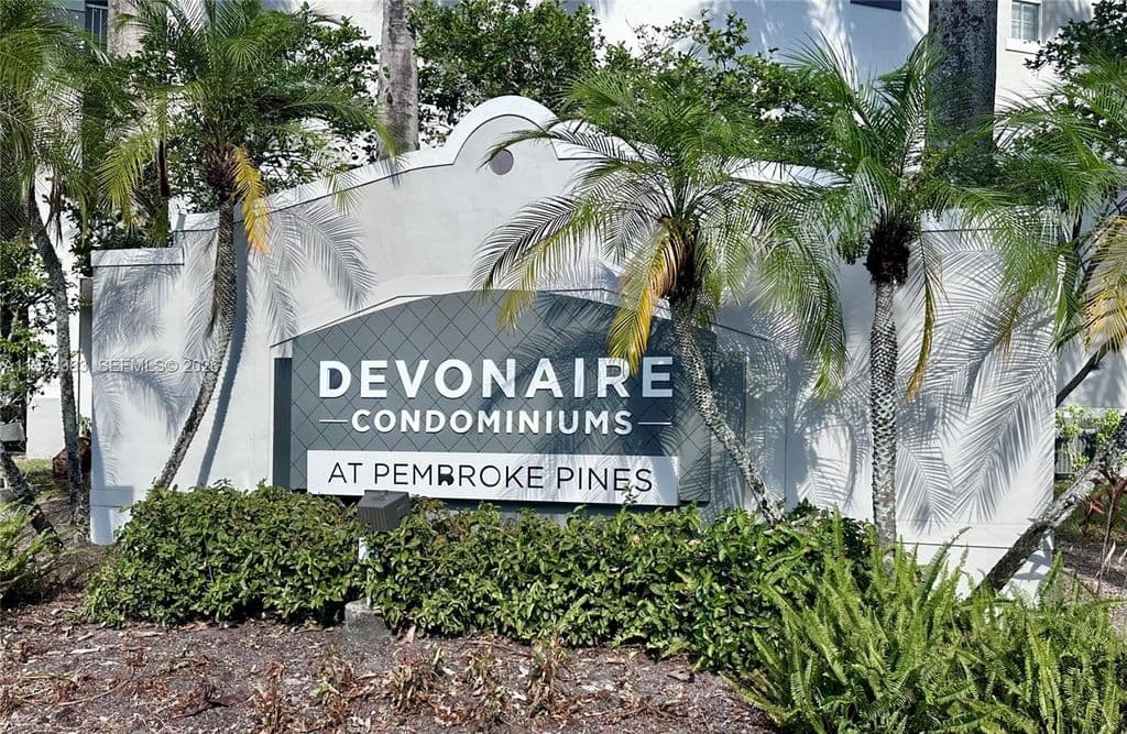 2-bedroom Condo — 11185 SW 6th St APT 303