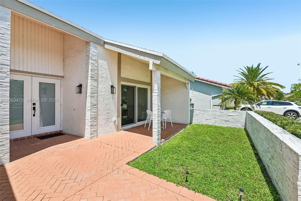 4+1 Müstakil ev — 16791 Royal Poinciana Dr
