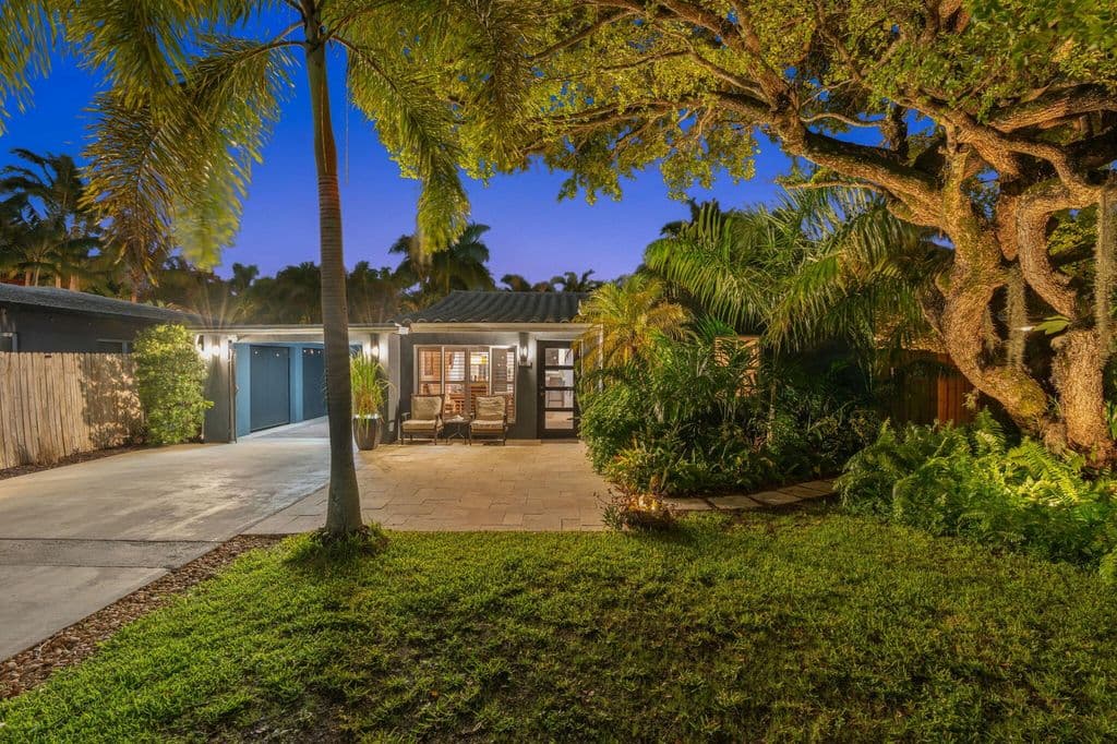 4-bedroom Single-Family Home — 1522 NE 17th Terrace