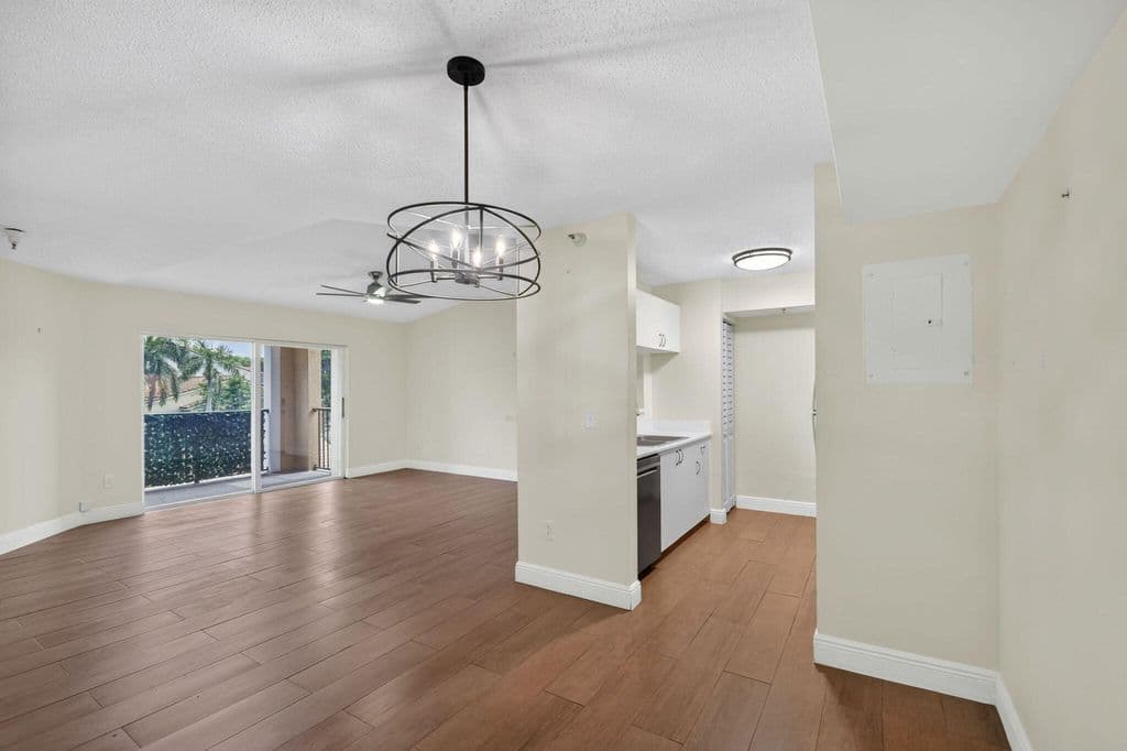 1+1 Condo — 123 Yacht Club Way #307