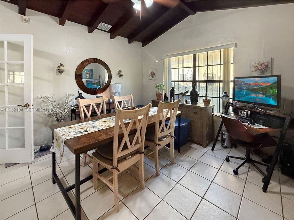 4+1 Müstakil ev — 8891 SW 28th St