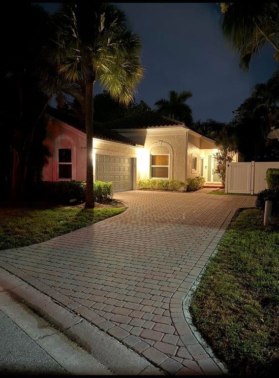 3-bedroom Single-Family Home — 6165 NW 77th Place