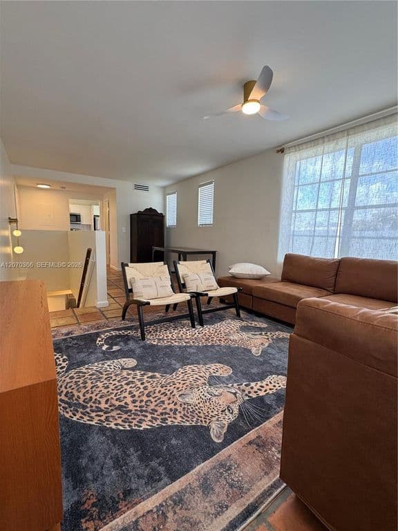 2-bedroom Condo — 1460 Ocean Dr APT 208
