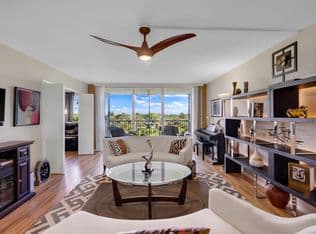 3-bedroom Condo — 3960 Oaks Clubhouse Drive #504, Pompano Beach, 33069
