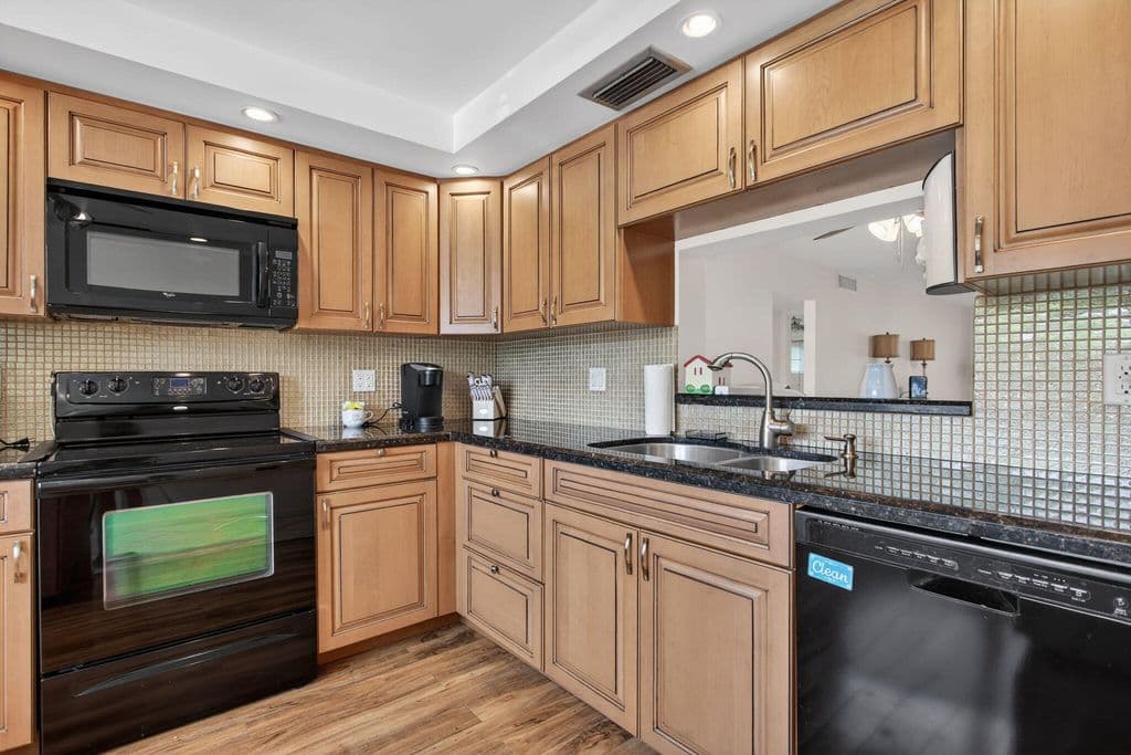 2-bedroom Condo — 2201 Lucaya Bend #A1