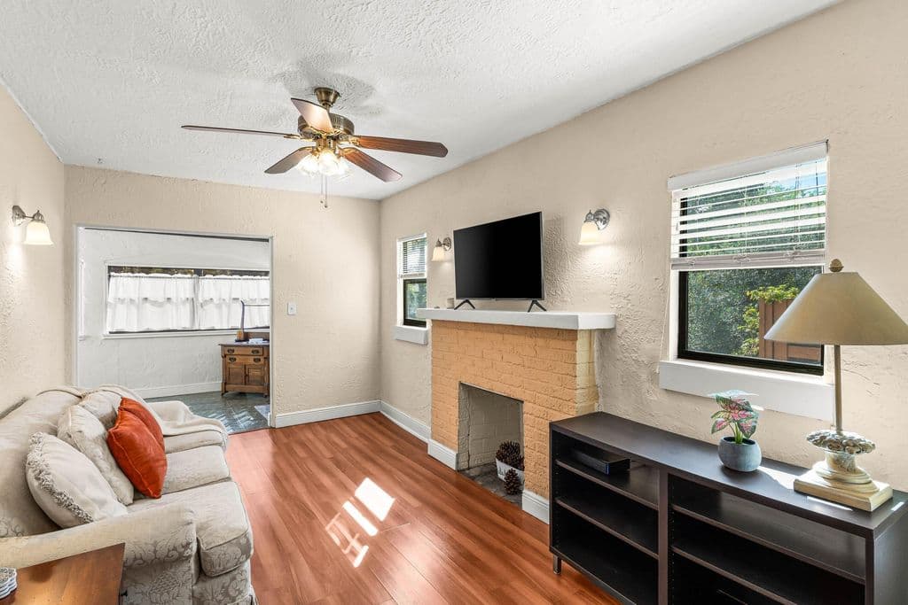 2-bedroom Single-Family Home — 921 S M Street