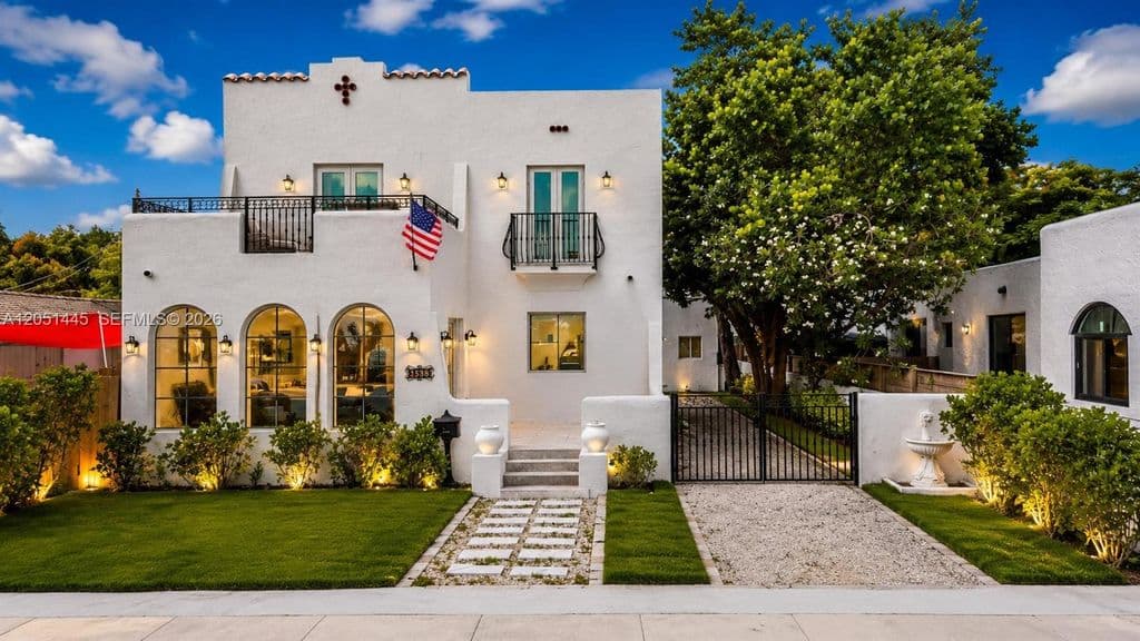 5+1 Müstakil ev — 1636 SW 9th St