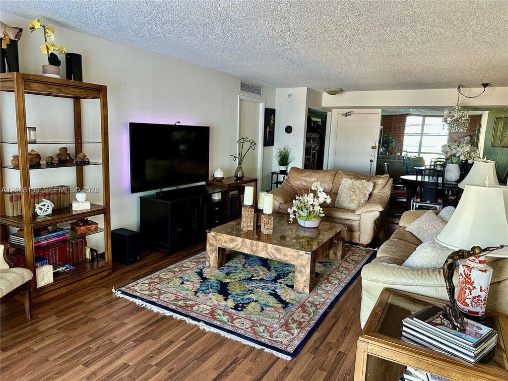 2-bedroom Condo — 301 174th St APT 2020