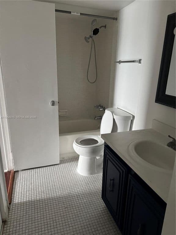 1+1 Condo — 496 NW 165th St Rd APT D614