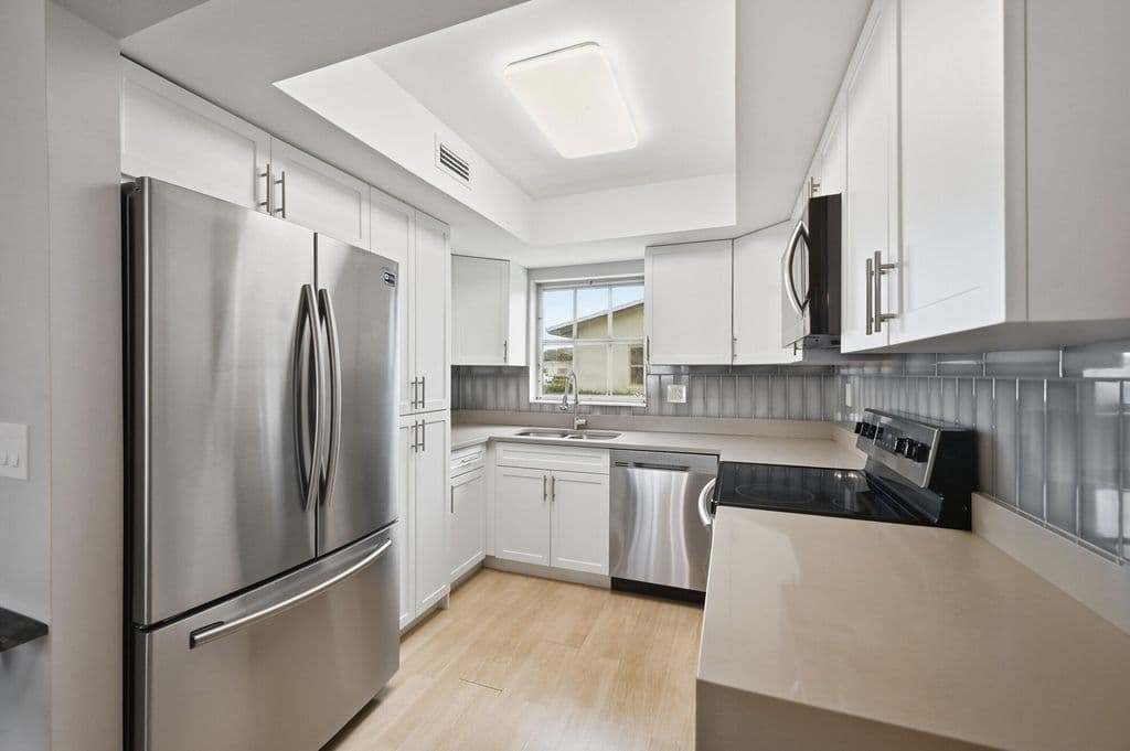 2+1 Condo — 2680 Barkley Drive E #C