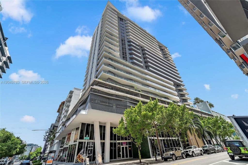 3+1 Condo — 1010 SW 2nd Ave Unit 2201