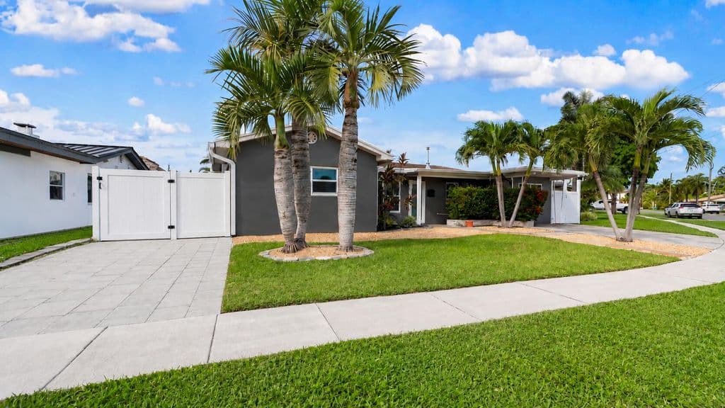 3-bedroom Single-Family Home — 935 Nautilus Isle