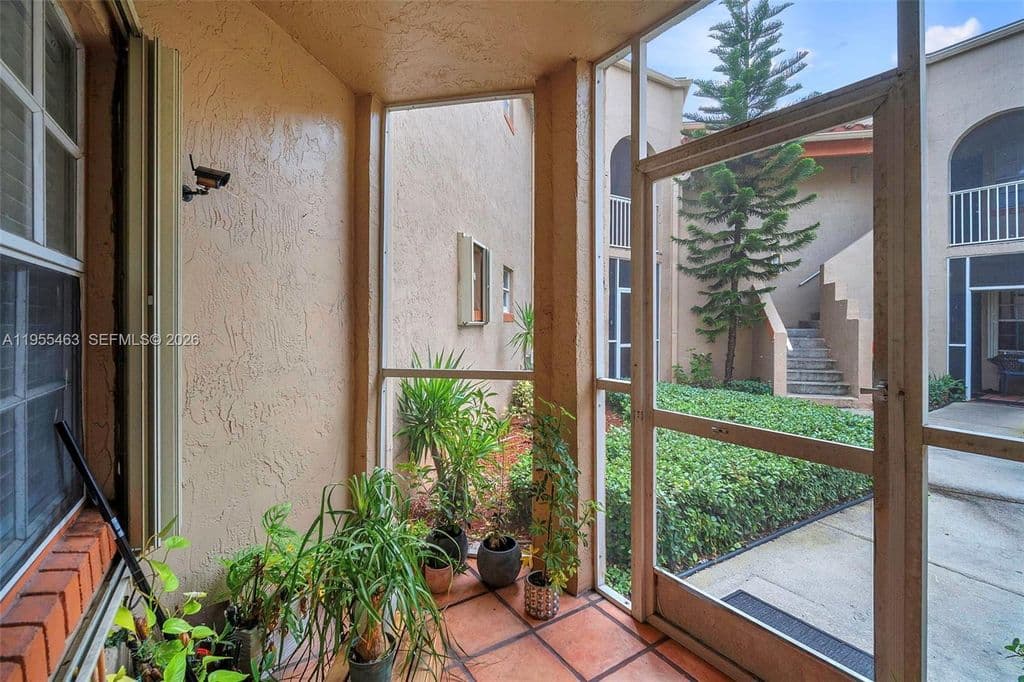 2-bedroom Condo — 8606 SW 3rd St APT 103
