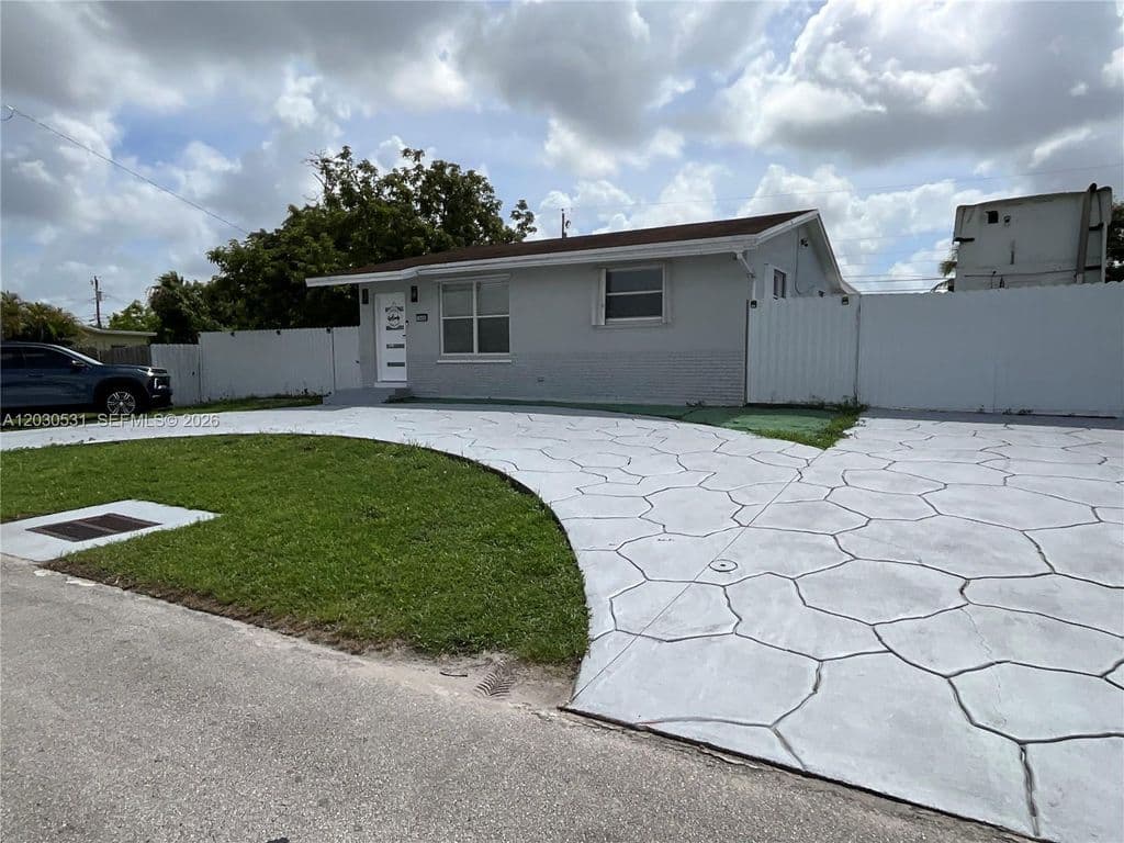 3-bedroom Single-Family Home — 1905 SW 100th Ave