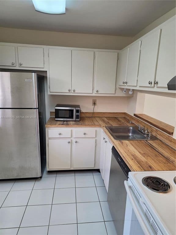 1-bedroom Condo — 8005 SW 107th Ave APT 309