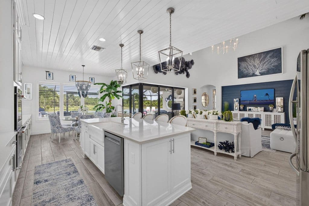 6-bedroom Single-Family Home — 217 Blanca Isles Lane