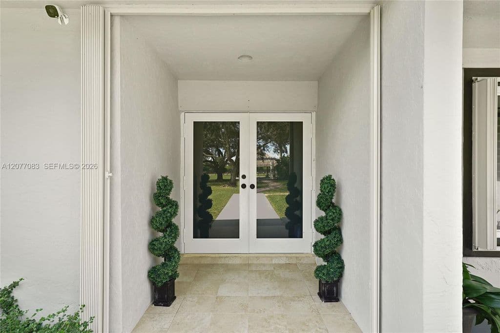 4-bedroom Single-Family Home — 15290 SW 200th St