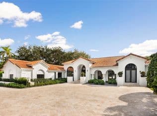 6+1 Müstakil ev — 7430 SW 66th St, Miami, 33143