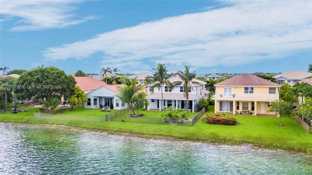 5-bedroom Single-Family Home — 17774 SW 47th St