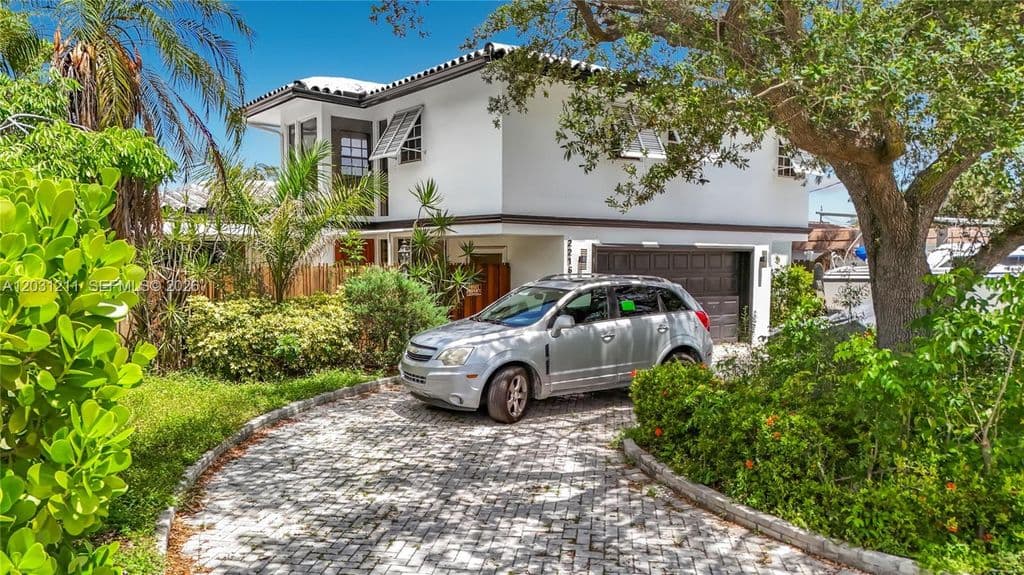 4+1 Müstakil ev — 2216 NE 18th Ave
