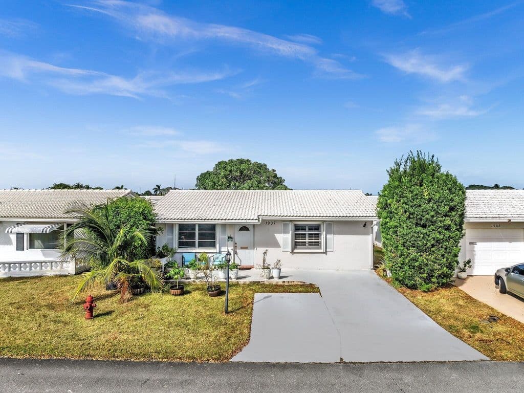 2-bedroom Single-Family Home — 1907 SW 22ND Avenue