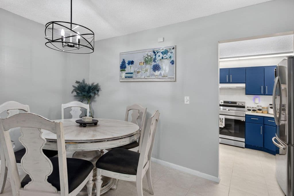 2-bedroom Condo — 3331 NW 47th Avenue #3242